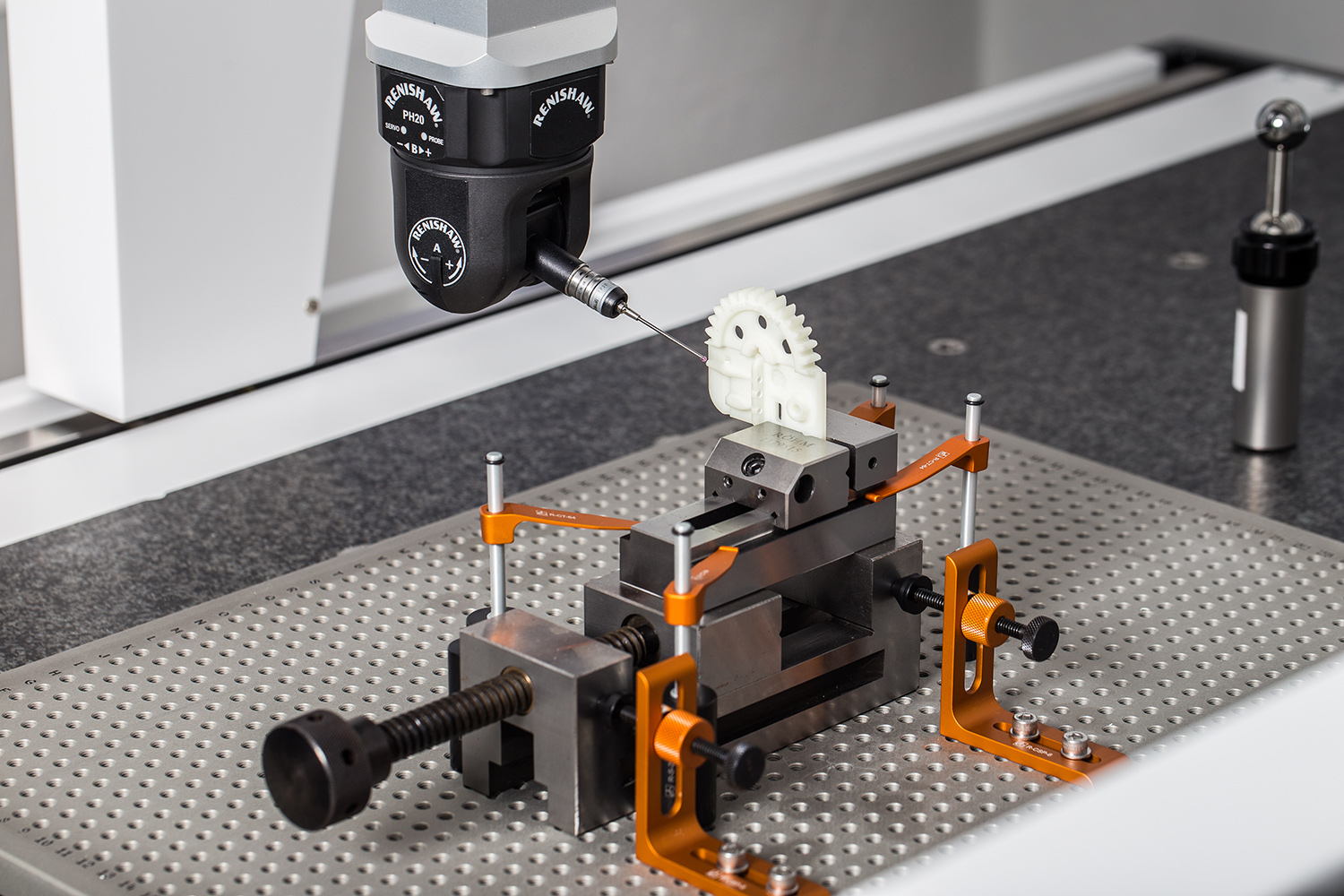 Shop-Floor Coordinate Measuring Machine